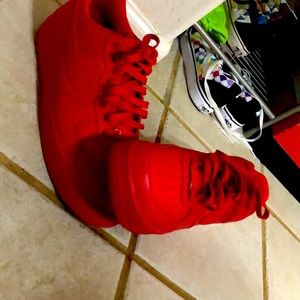 Air Force 1s all red